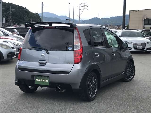2011 Mitsubishi Colt – thumbnail 2