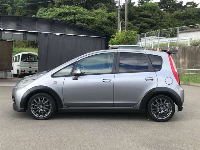 2011 Mitsubishi Colt – thumbnail 4
