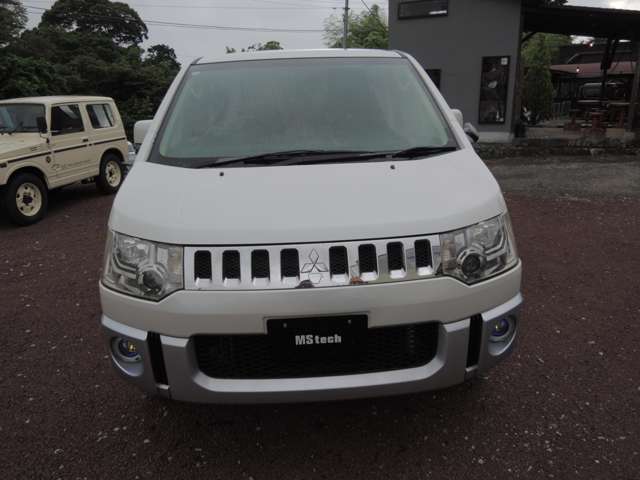 2008 Mitsubishi Delica D:5 – thumbnail 3