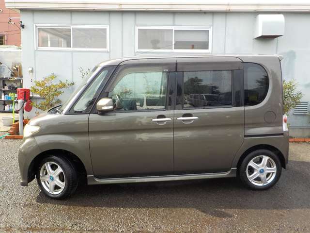 2010 Daihatsu Tanto – thumbnail 4