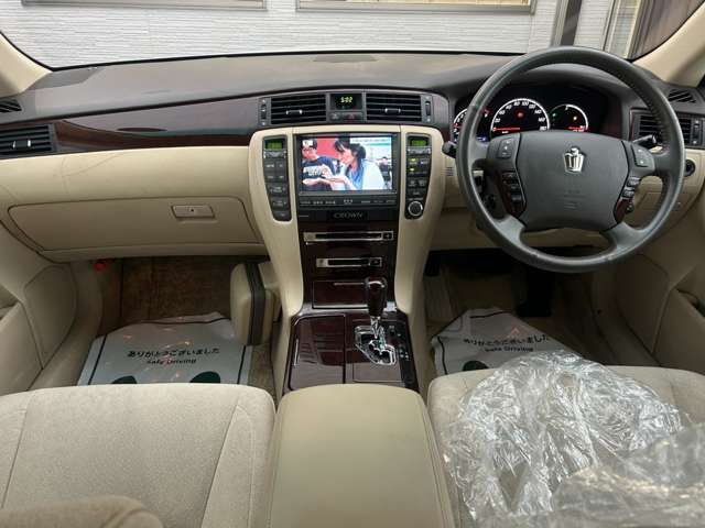 2007 Toyota Crown Royal – thumbnail 3