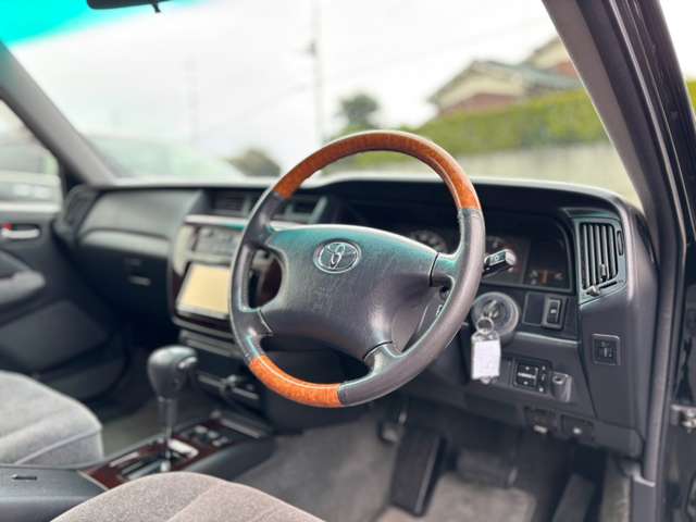 2006 Toyota Crown Sedan – thumbnail 3