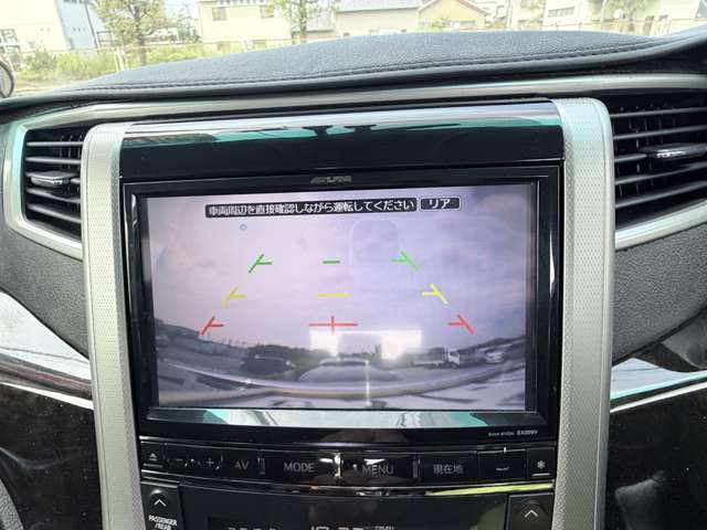 2010 Toyota Alphard – thumbnail 4