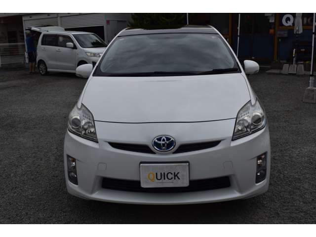 2011 Toyota Prius – thumbnail 2