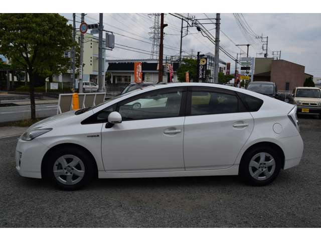 2011 Toyota Prius – thumbnail 3