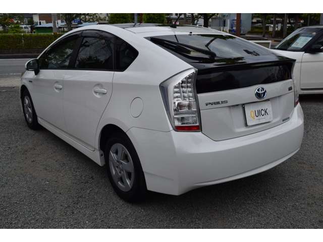 2011 Toyota Prius – thumbnail 4