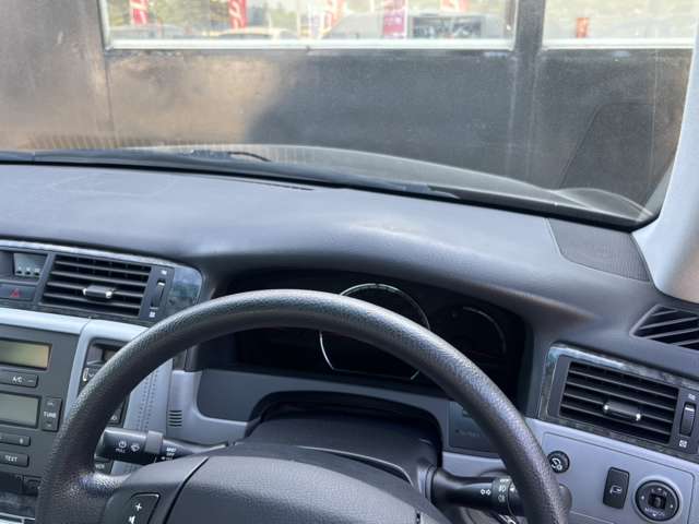 2004 Toyota Crown Royal – thumbnail 4