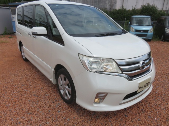 2011 Nissan Serena