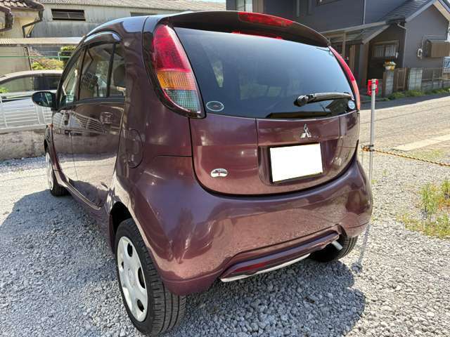 2011 Mitsubishi i – thumbnail 3