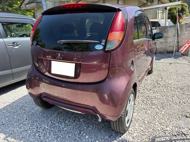 2011 Mitsubishi i – thumbnail 4