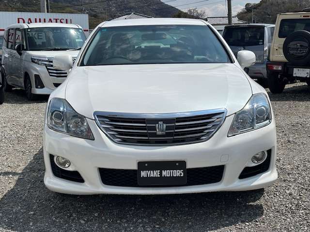 2009 Toyota Crown Hybrid – thumbnail 2