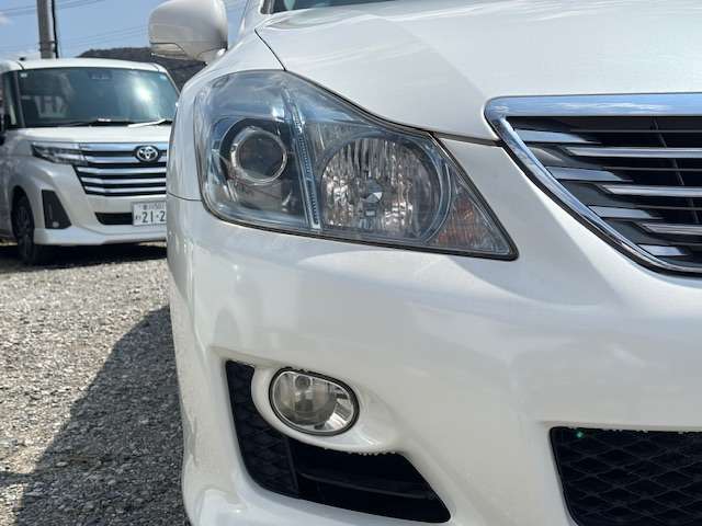 2009 Toyota Crown Hybrid – thumbnail 4