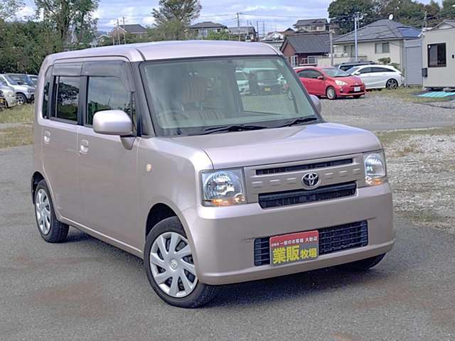 2011 Toyota Pixis Space – thumbnail 3