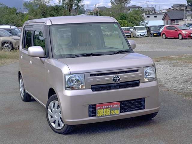 2011 Toyota Pixis Space – thumbnail 4