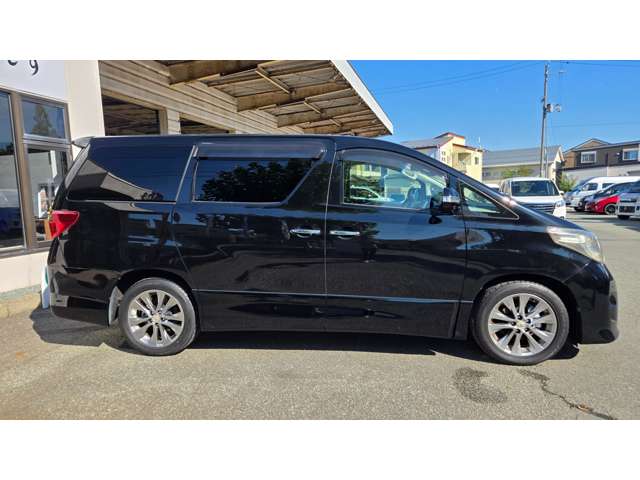 2011 Toyota Alphard – thumbnail 3