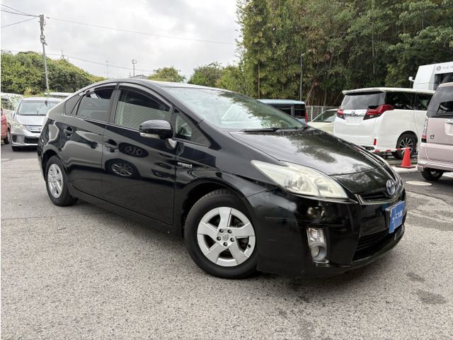 2011 Toyota Prius – thumbnail 2