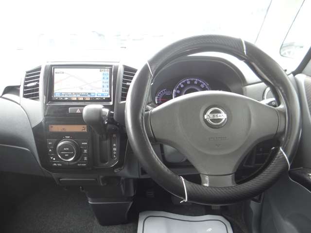 2011 Nissan Roox – thumbnail 4
