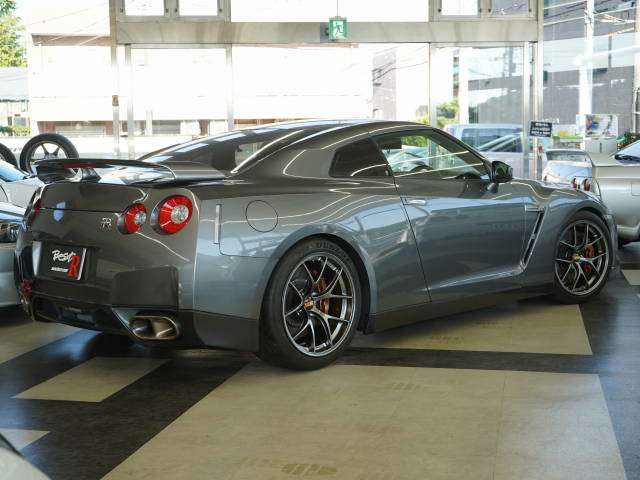 2008 Nissan GT-R – thumbnail 2