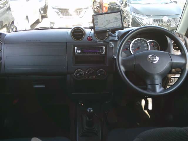 2009 Nissan Kix – thumbnail 4