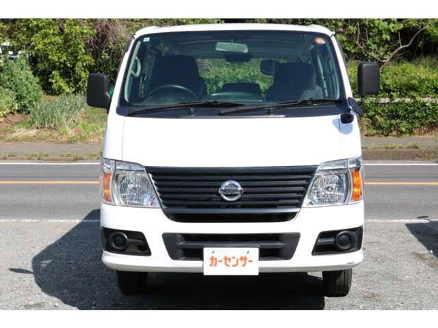 2011 Nissan Caravan – thumbnail 3