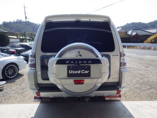 2011 Mitsubishi Pajero – thumbnail 4