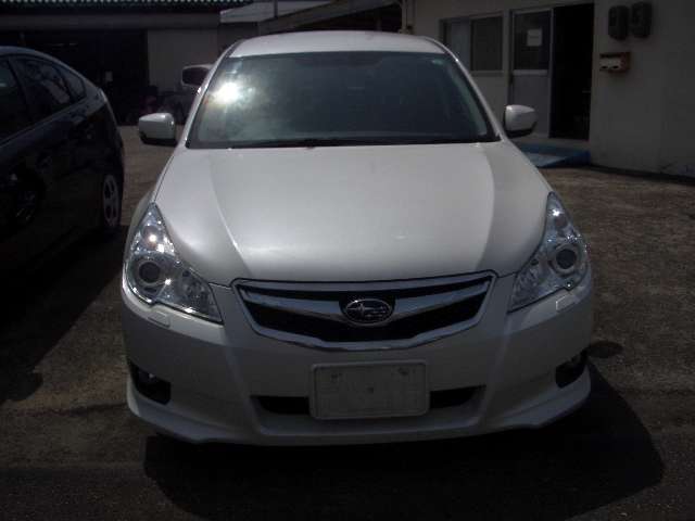 2011 Subaru Legacy Touring Wagon – thumbnail 2