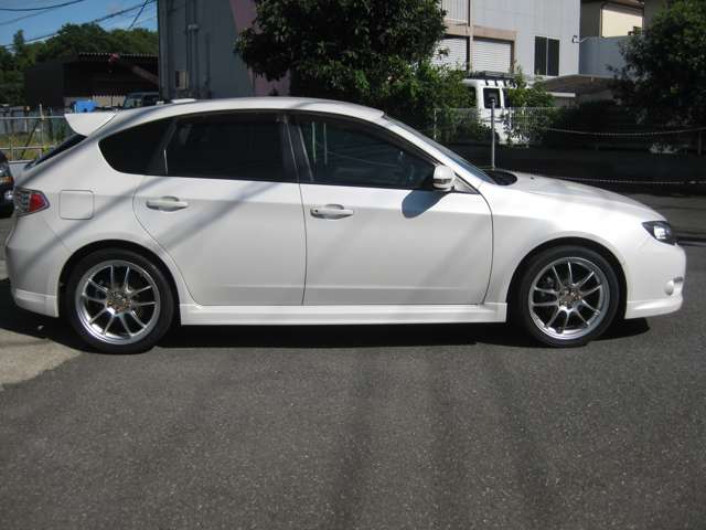 2011 Subaru Impreza Hatchback – thumbnail 4