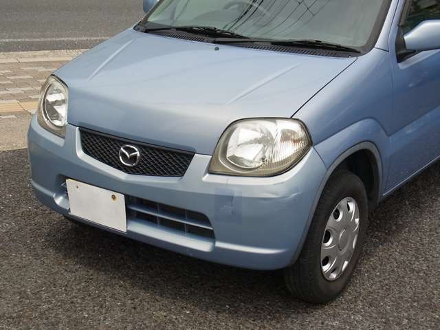 2004 Mazda Laputa – thumbnail 2