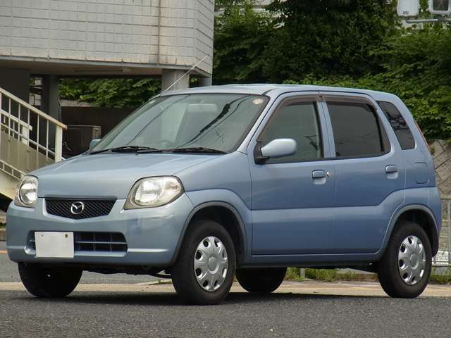 2004 Mazda Laputa – thumbnail 4