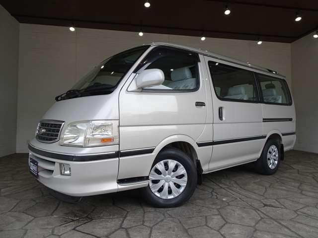 2001 Toyota Hiace – thumbnail 2