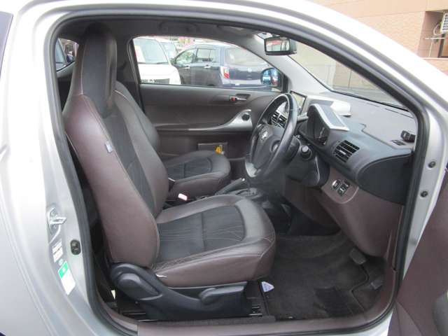 2008 Toyota iQ – thumbnail 4