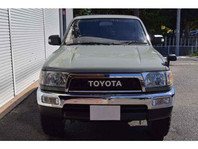 1997 Toyota Hilux Surf – thumbnail 2