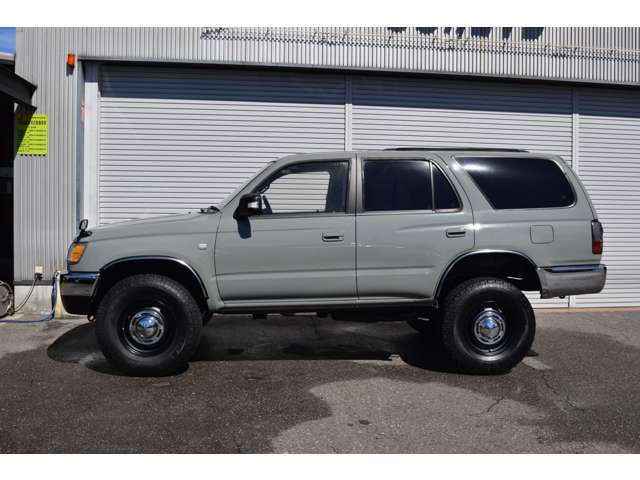1997 Toyota Hilux Surf – thumbnail 3