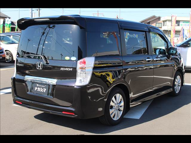 2011 Honda Stepwgn – thumbnail 2