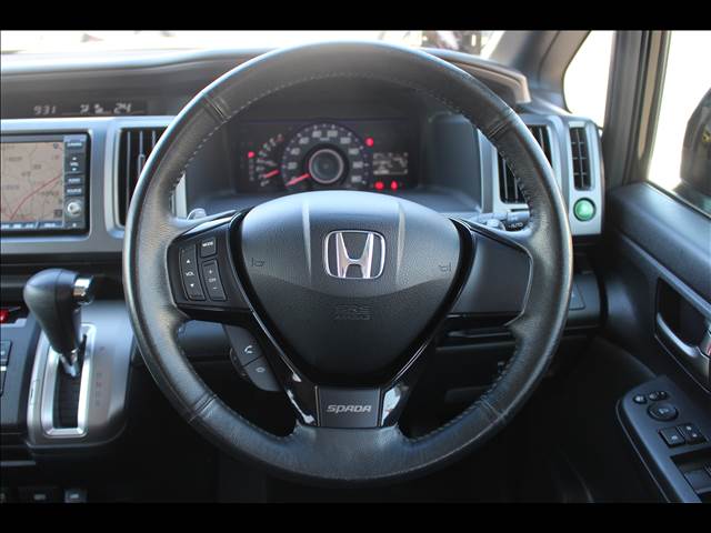 2011 Honda Stepwgn – thumbnail 4