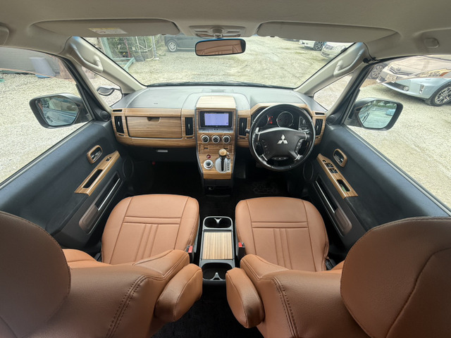 2007 Mitsubishi Delica D:5 – thumbnail 3