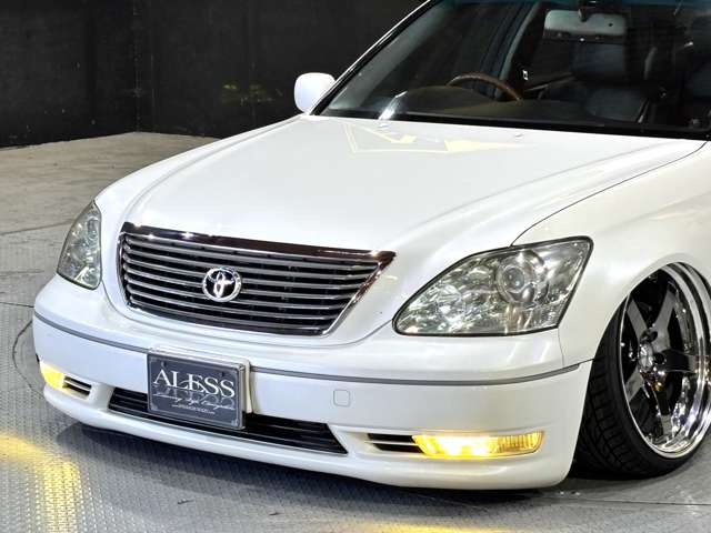 2005 Toyota Celsior – thumbnail 2