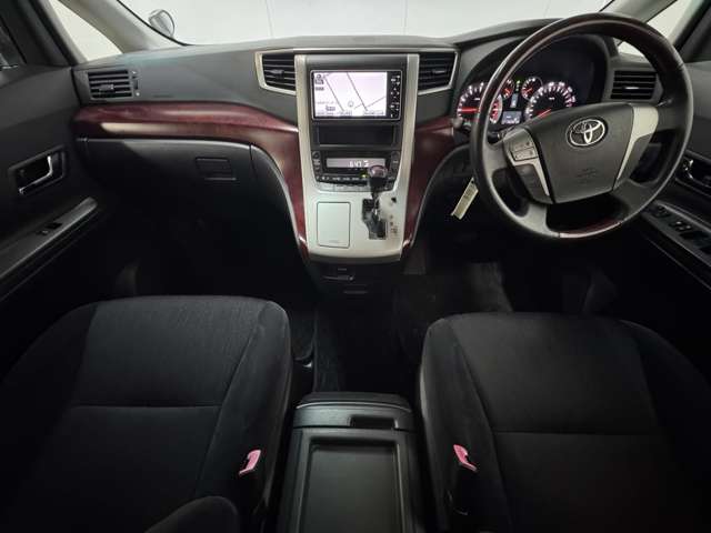 2009 Toyota Vellfire – thumbnail 4