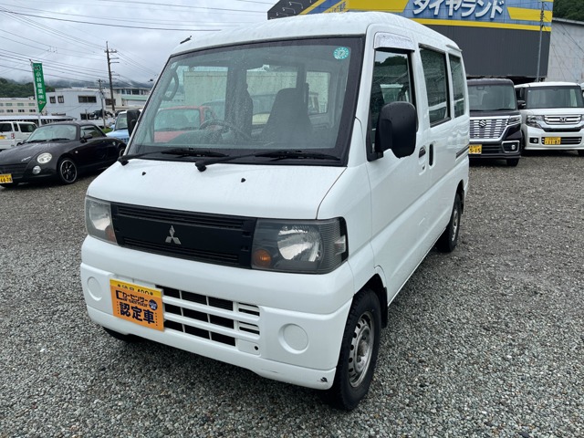 2011 Mitsubishi Minicab Van