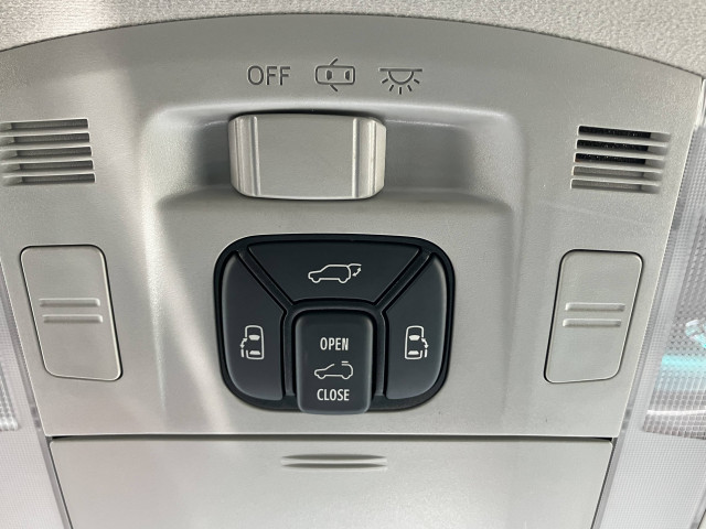 2011 Toyota Vellfire – thumbnail 4