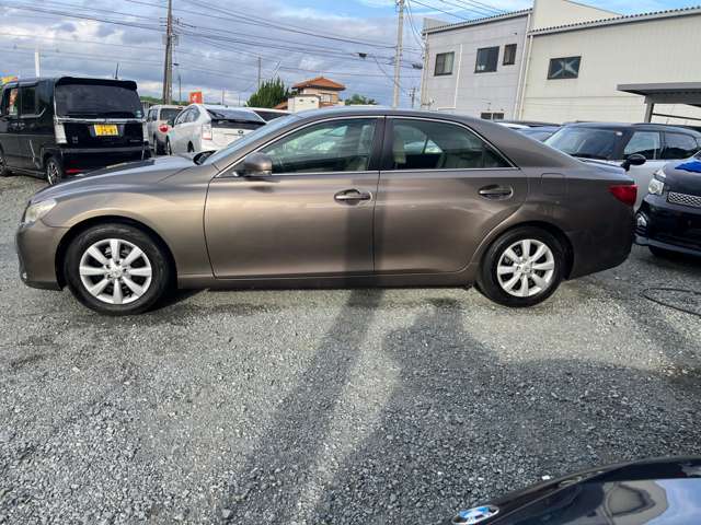 2011 Toyota Mark X – thumbnail 3