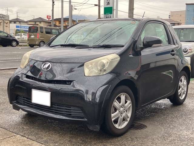 2010 Toyota iQ – thumbnail 2