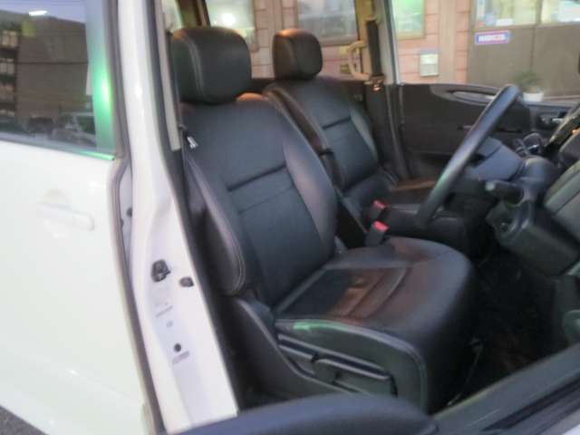 2009 Nissan Serena – thumbnail 4