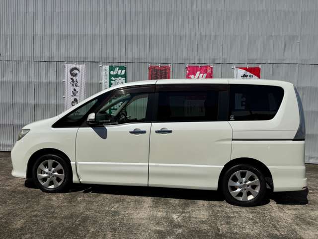 2011 Nissan Serena – thumbnail 4