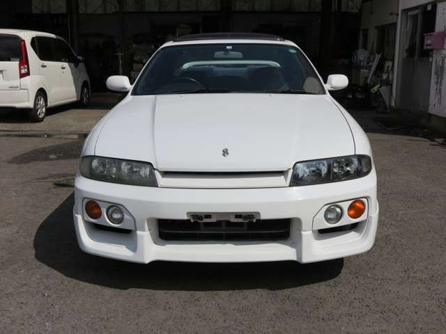 1996 Nissan Skyline Coupe – thumbnail 2