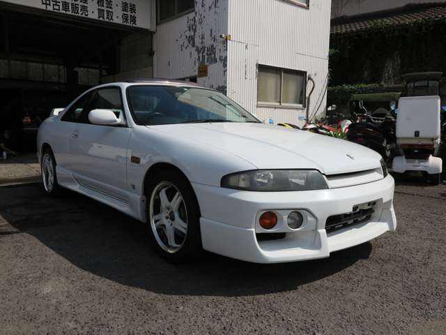 1996 Nissan Skyline Coupe – thumbnail 3