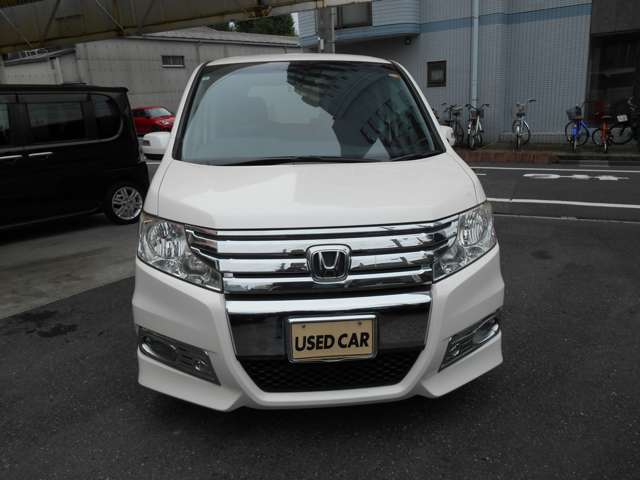 2011 Honda Stepwgn – thumbnail 2
