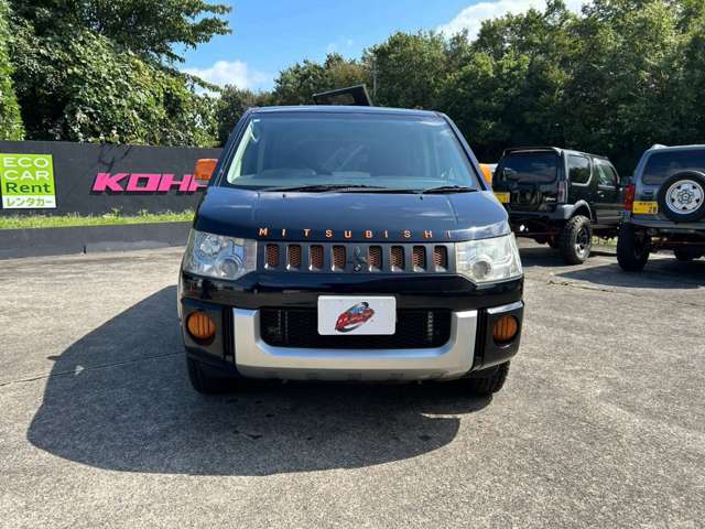 2011 Mitsubishi Delica D:5 – thumbnail 2