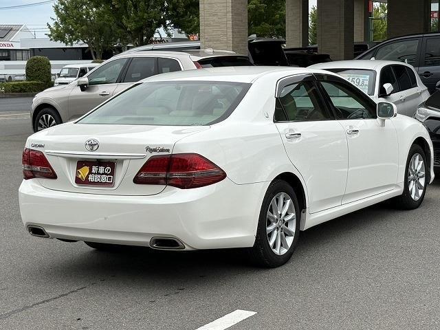 2009 Toyota Crown Royal – thumbnail 2