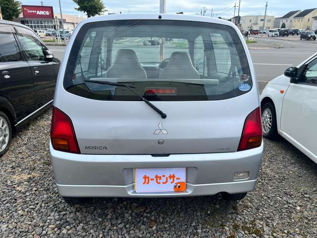 2010 Mitsubishi Minica – thumbnail 3
